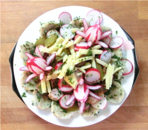 Semmelknödelsalat mit kaltem Braten